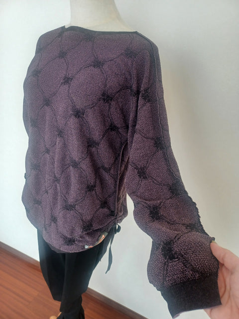 Seam-free knit dolman sleeves